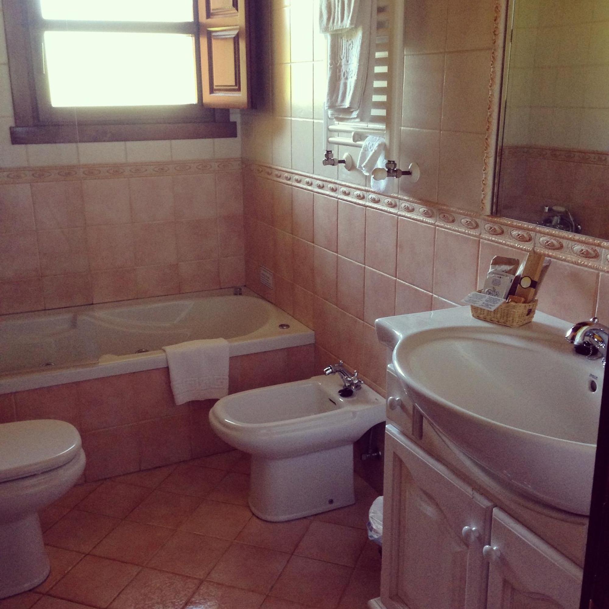 Hotel Rural La Lluriga La Galguera Szoba fotó